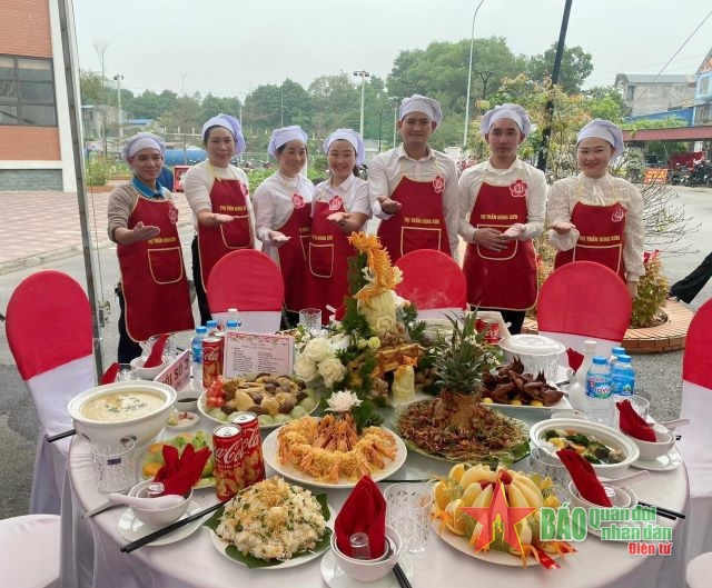 <a title="Báo Quân đội nhân dân | Tin tức quân đội, quốc phòng | Bảo vệ Tổ quốc" style="text-align:center;" href="https://www.qdnd.vn"><img src="https://file3.qdnd.vn/data/images/0/2021/08/11/linh/bannerv2.png" class="vllogo"></a>