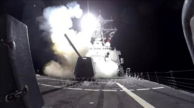 View - 	Houthi vừa tấn công 2 tàu chiến Mỹ trên Biển Đỏ