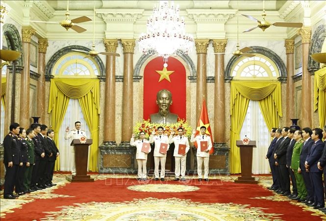 <a title="Báo Quân đội nhân dân | Tin tức quân đội, quốc phòng | Bảo vệ Tổ quốc" style="text-align:center;" href="https://www.qdnd.vn"><img src="https://file3.qdnd.vn/data/images/0/2021/08/11/linh/bannerv2.png" class="vllogo"></a>