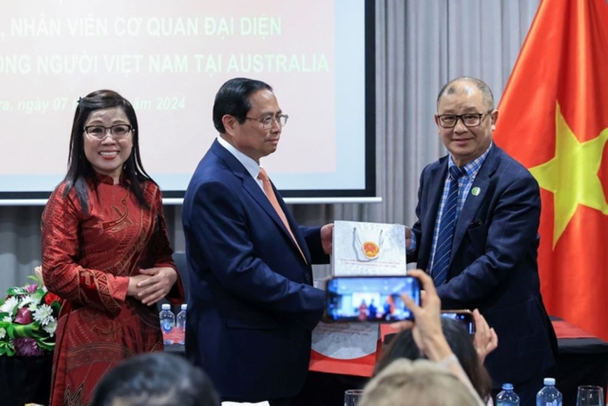 <a title="Báo Quân đội nhân dân | Tin tức quân đội, quốc phòng | Bảo vệ Tổ quốc" style="text-align:center;" href="https://www.qdnd.vn"><img src="https://file3.qdnd.vn/data/images/0/2021/08/11/linh/bannerv2.png" class="vllogo"></a>