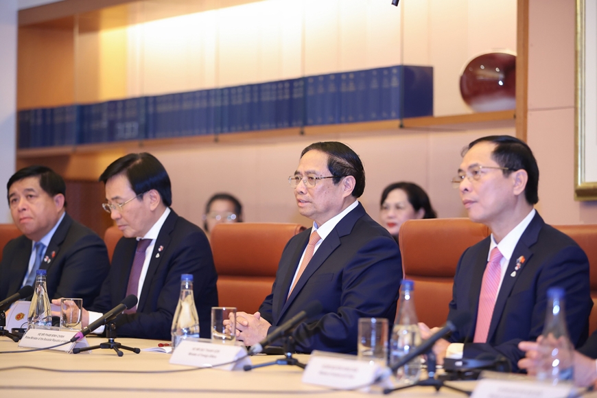 <a title="Báo Quân đội nhân dân | Tin tức quân đội, quốc phòng | Bảo vệ Tổ quốc" style="text-align:center;" href="https://www.qdnd.vn"><img src="https://file3.qdnd.vn/data/images/0/2021/08/11/linh/bannerv2.png" class="vllogo"></a>