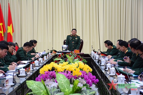 Thượng tướng Huỳnh Chiến Thắng kiểm tra công tác sẵn sàng chiến đấu tại Binh chủng Pháo binh
