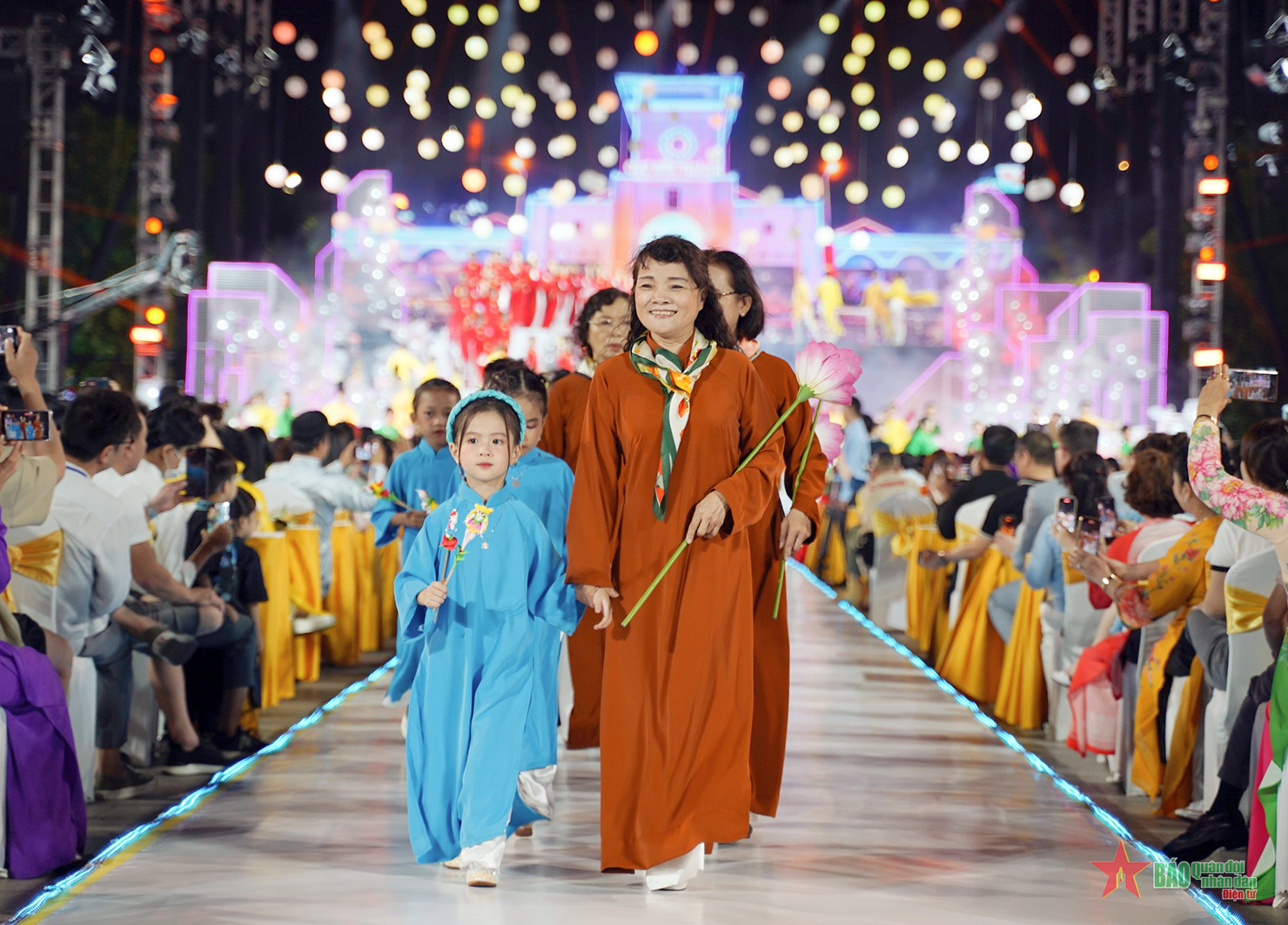 Thành phố Hồ Chí Minh khai mạc lễ hội “Tôi yêu áo dài Việt Nam”