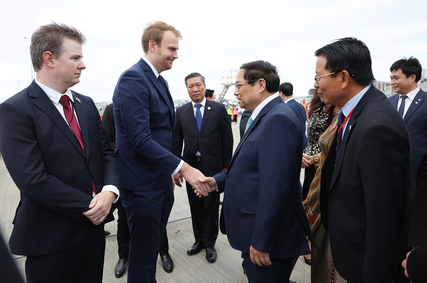 <a title="Báo Quân đội nhân dân | Tin tức quân đội, quốc phòng | Bảo vệ Tổ quốc" style="text-align:center;" href="https://www.qdnd.vn"><img src="https://file3.qdnd.vn/data/images/0/2021/08/11/linh/bannerv2.png" class="vllogo"></a>