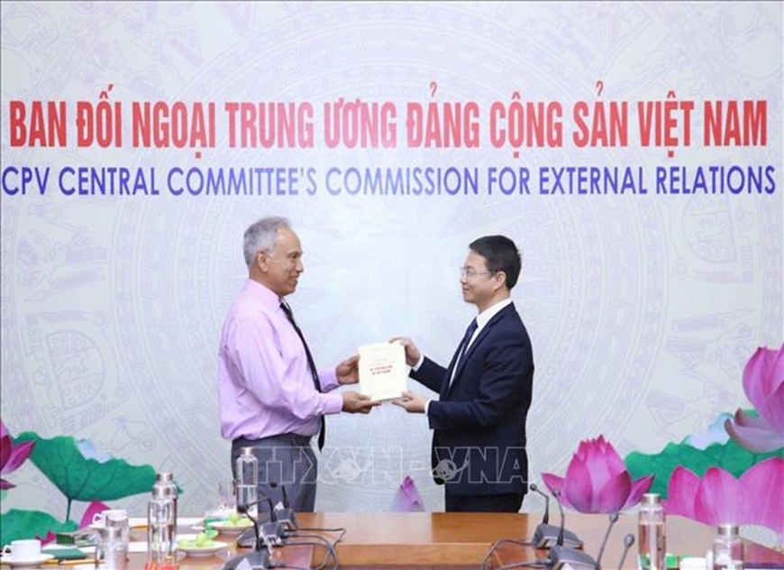 <a title='Báo Quân đội nhân dân | Tin tức quân đội, quốc phòng | Bảo vệ Tổ quốc' style='text-align:center;' href='https://www.qdnd.vn'><img src='https://file3.qdnd.vn/data/images/0/2021/08/11/linh/bannerv2.png' class='vllogo'></a>