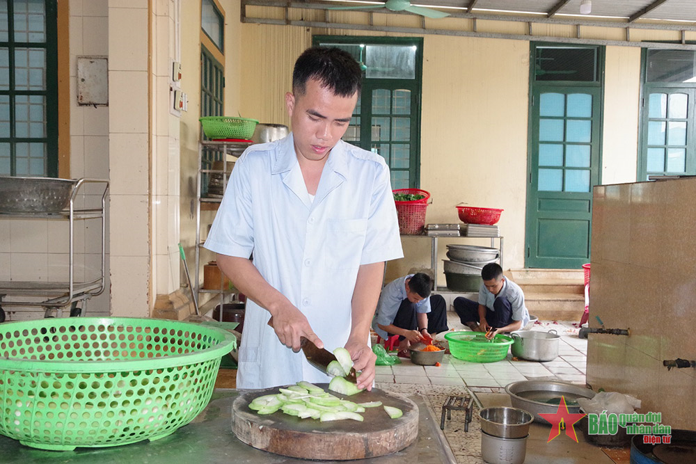 Vượt lên hoàn cảnh để hoàn thành nhiệm vụ