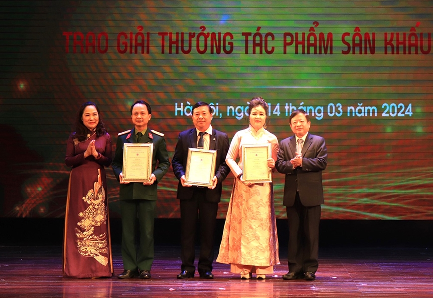 Giải thưởng sân khấu năm 2023 không có giải A - * Vở diễn “Đại đội trưởng của tôi” (Nhà hát Chèo Quân đội) đoạt giải B