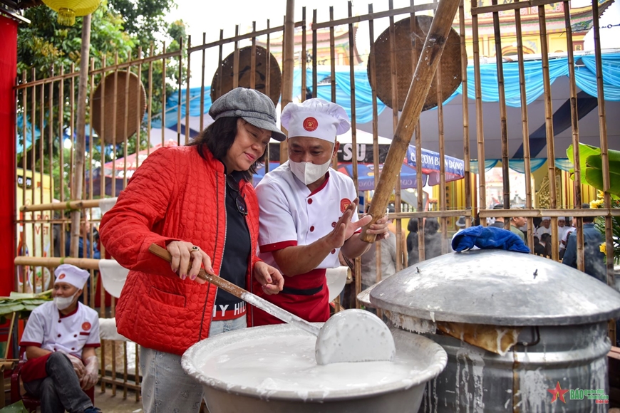 Phở Vân Cù nức thơm níu chân thực khách