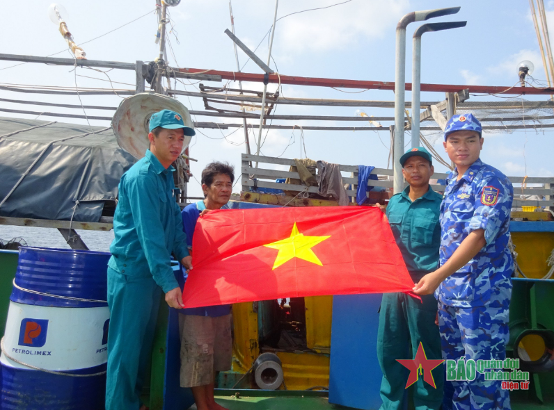 Dân quân biển Kiên Giang vững vàng bám biển Dân quân biển Kiên Giang vững vàng bám biển