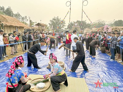 Gallery - 	Hội thi giã bánh giầy trong không gian văn hóa vùng cao ở Điện Biên