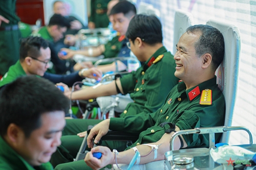 Trung tâm Nhiệt đới Việt - Nga sôi nổi Ngày hội hiến máu tình nguyện