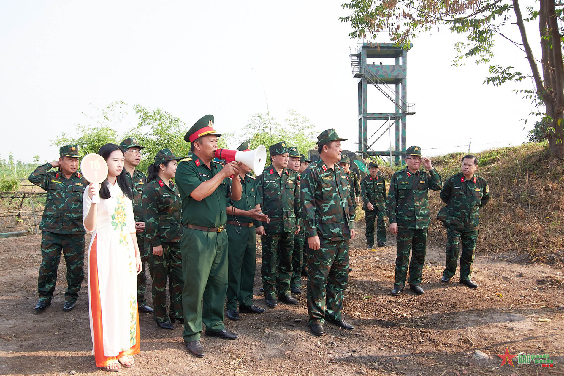 Học viện Quốc phòng tham quan mô hình điểm dân cư biên giới Tây Ninh