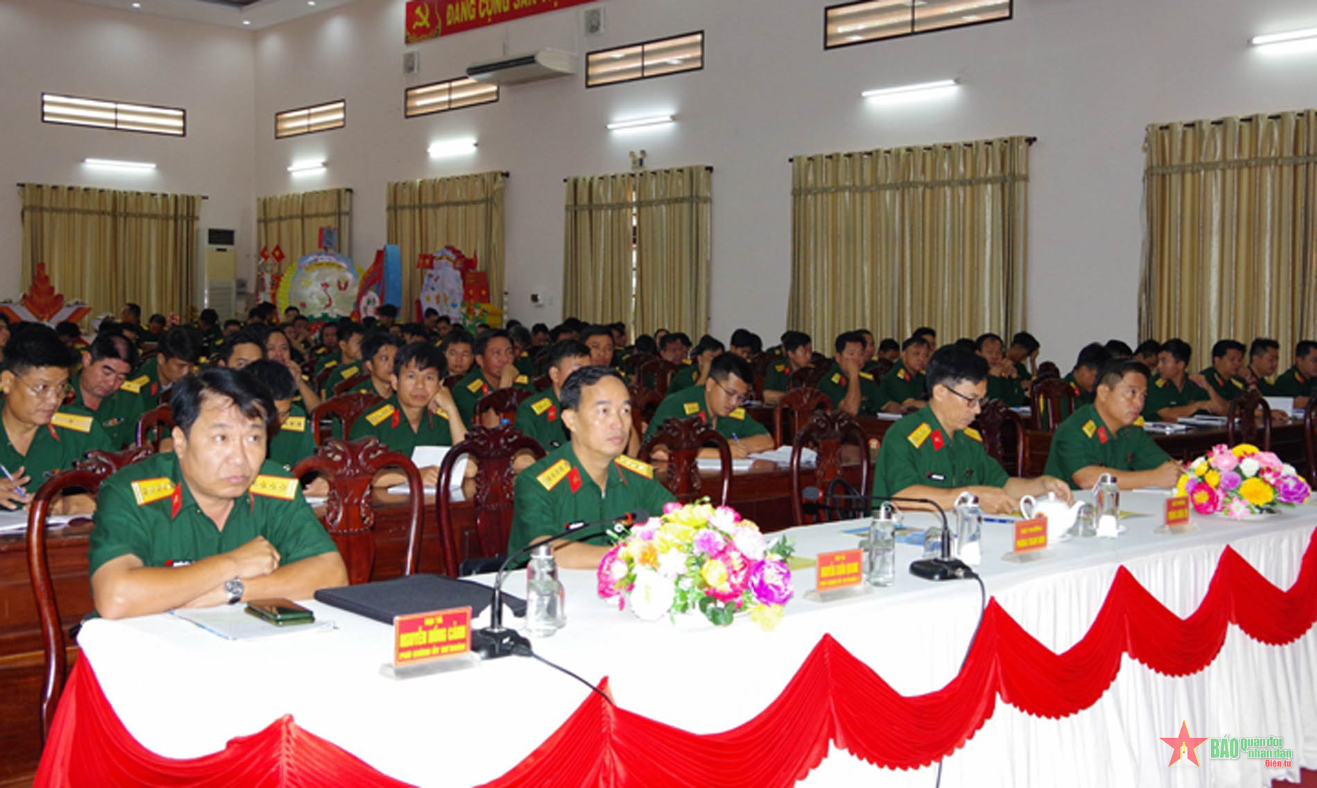 Sư đoàn 5 tổ chức học tập chuyên đề cho sĩ quan, quân nhân chuyên nghiệp