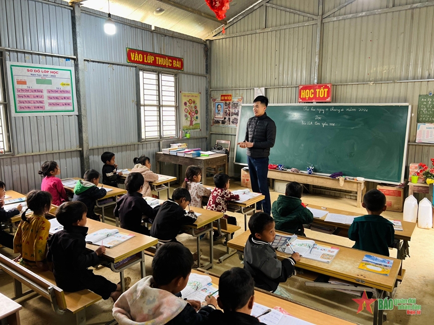 Hỗ trợ xây dựng trường học cho trẻ em khó khăn huyện Đồng Văn, tỉnh Hà Giang