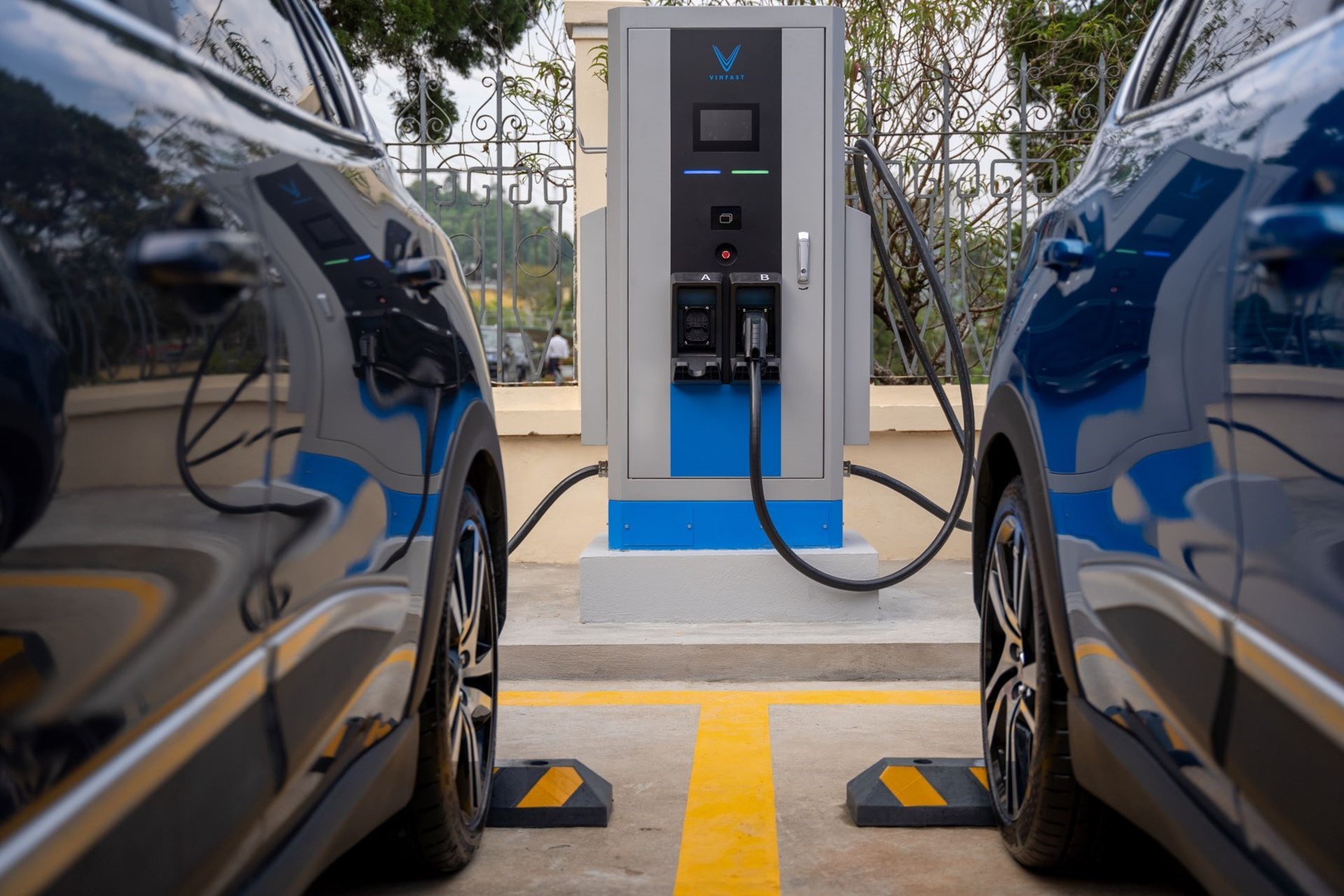 TRẠM SẠC XE ĐIỆN, TRẠM SẠC XE ĐIỆN – Giải pháp bền vững cho tương lai giao thông, Vinfast Mỹ Đình | Đại lý xe ô tô Vinfast chính hãng uy tín tại Hà Nội