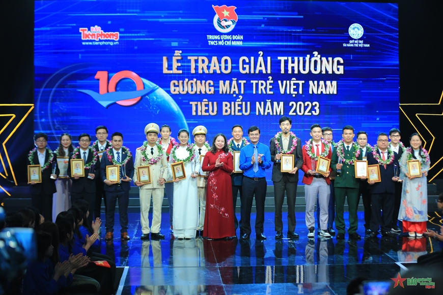 Quyền Chủ tịch nước Võ Thị Ánh Xuân dự Lễ trao Giải thưởng Gương mặt trẻ Việt Nam tiêu biểu năm 2023