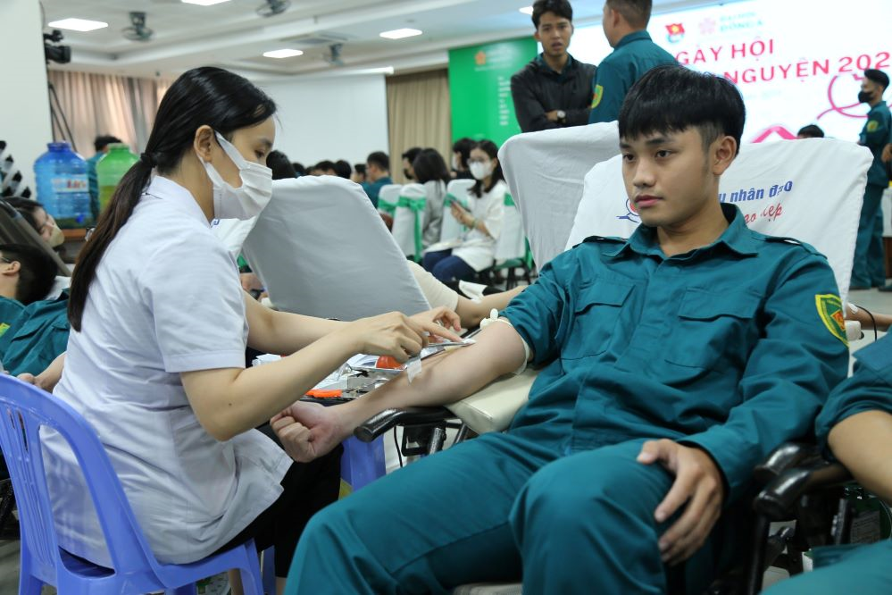 Giọt máu nghĩa tình trong mùa huấn luyện