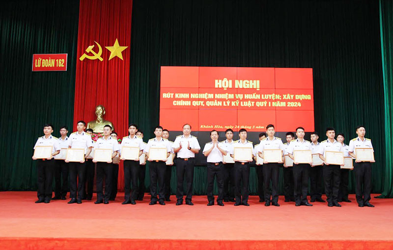 Tăng cường kiểm tra đột xuất trong ngày nghỉ, giờ nghỉ