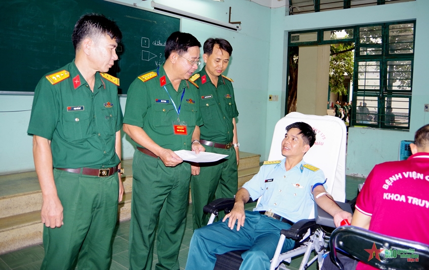 Trường Cao đẳng Hậu cần 2 tổ chức hiến máu tình nguyện năm 2024