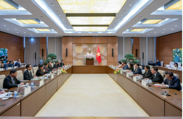 Chủ tịch Quốc hội Vương Đình Huệ tiếp Đoàn đại biểu Liên đoàn các tổ chức kinh tế Nhật Bản
