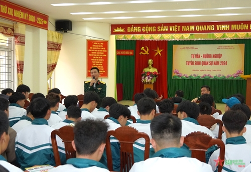 Trường Sĩ quan Công binh tư vấn hướng nghiệp tuyển sinh quân sự tại huyện Mèo Vạc (Hà Giang)