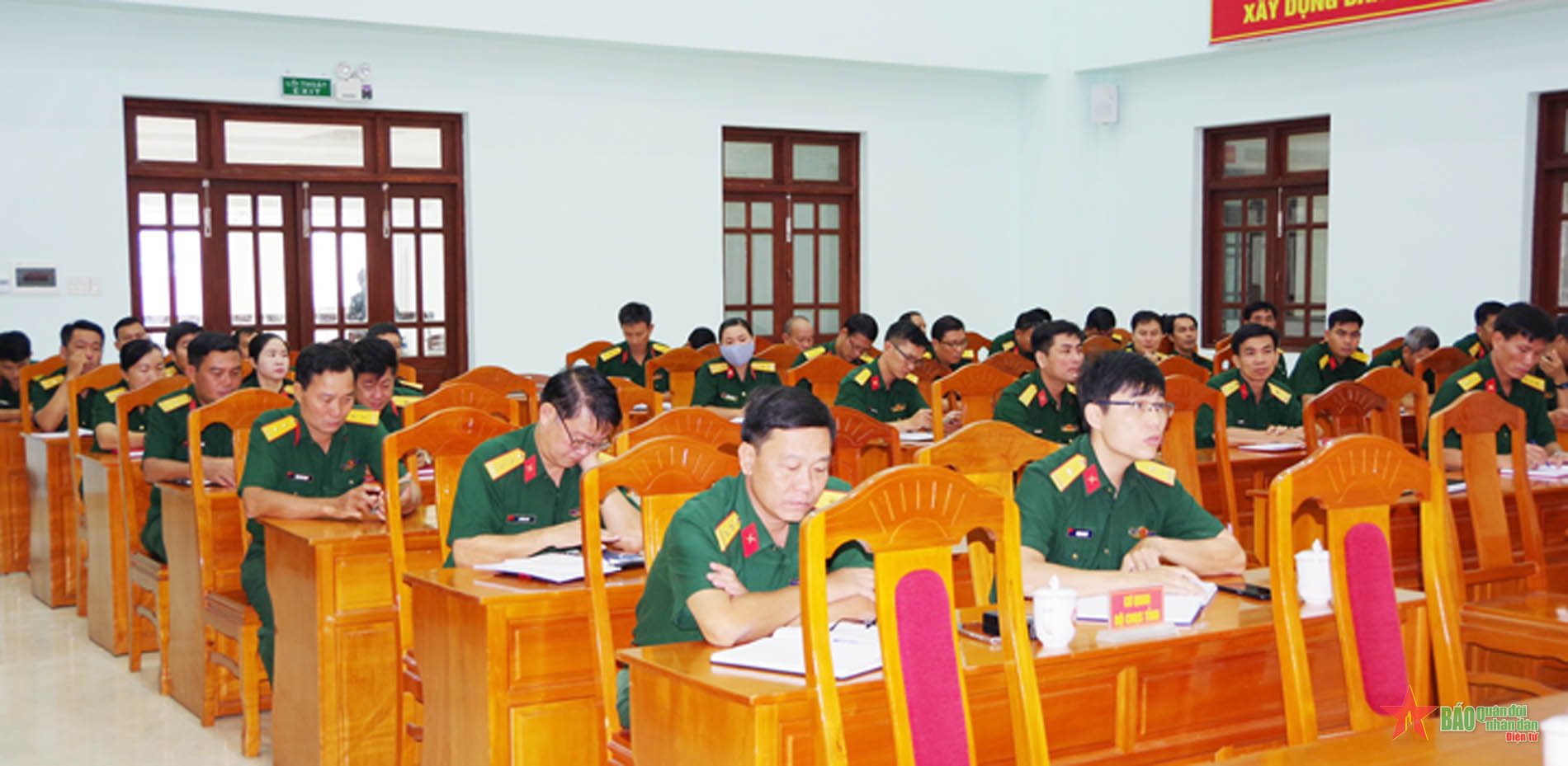 Bộ CHQS tỉnh Bình Thuận tổ chức học tập chuyên đề chính trị cho sĩ quan năm 2024