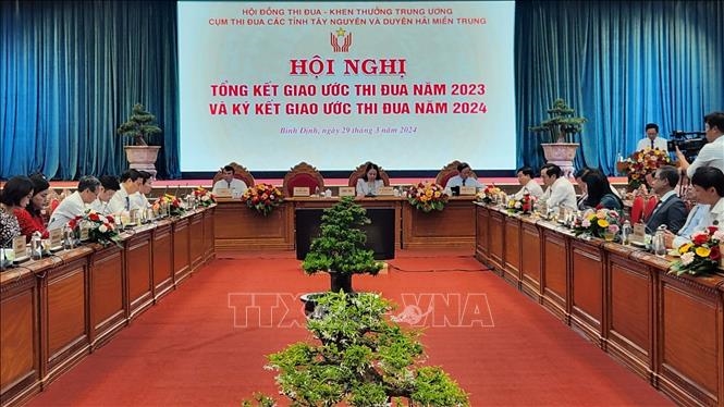 Quyền Chủ tịch nước Võ Thị Ánh Xuân: Khen thưởng phải đúng người, đúng thời điểm, tạo sức lan tỏa trong xã hội