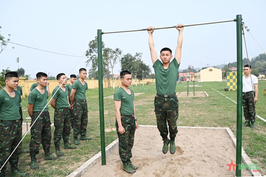 Chiến sĩ mới quyết tâm giành kết quả cao ngay tháng đầu huấn luyện