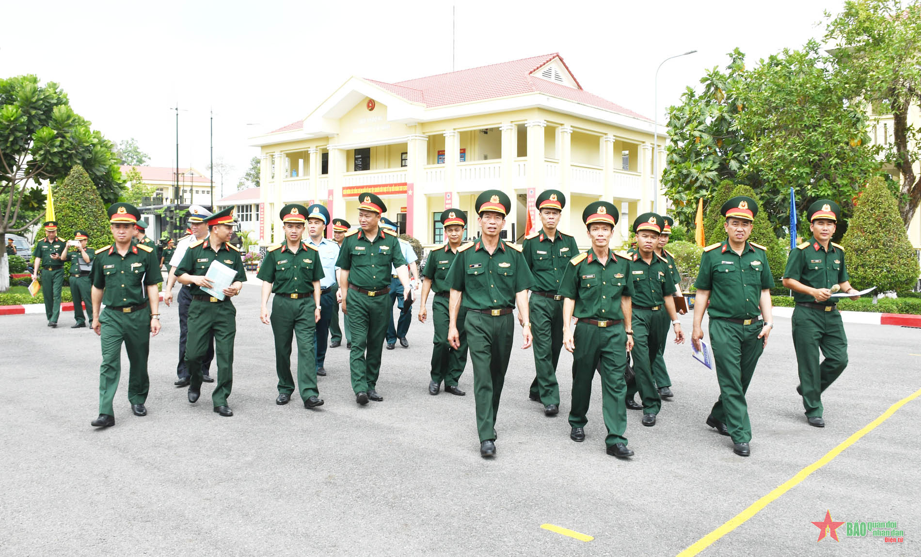 Học viện Lục quân tham quan, tìm hiểu thực tiễn tại Bộ Tham mưu Quân khu 7