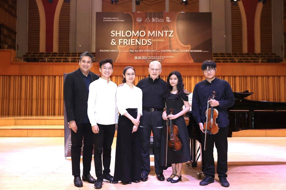 Truyền cảm hứng cho học trò trên các đấu trường âm nhạc lớn