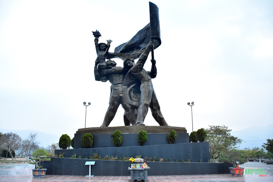 View - 	Tượng đài Chiến thắng Điện Biên Phủ - Điểm đến của chiến thắng
