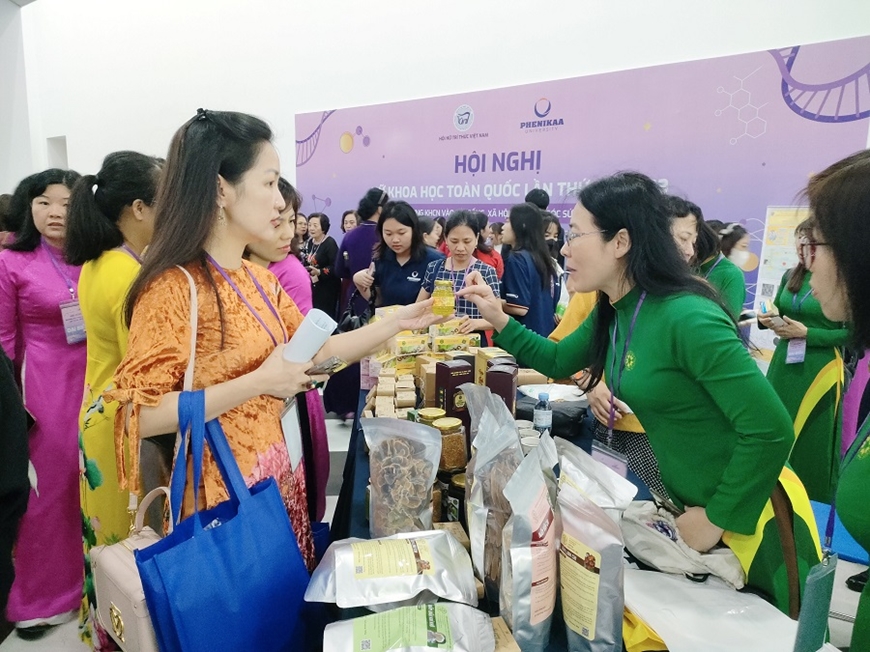 Quan t&acirc;m h&agrave;m lượng natri tr&ecirc;n thực phẩm chế biến sẵn