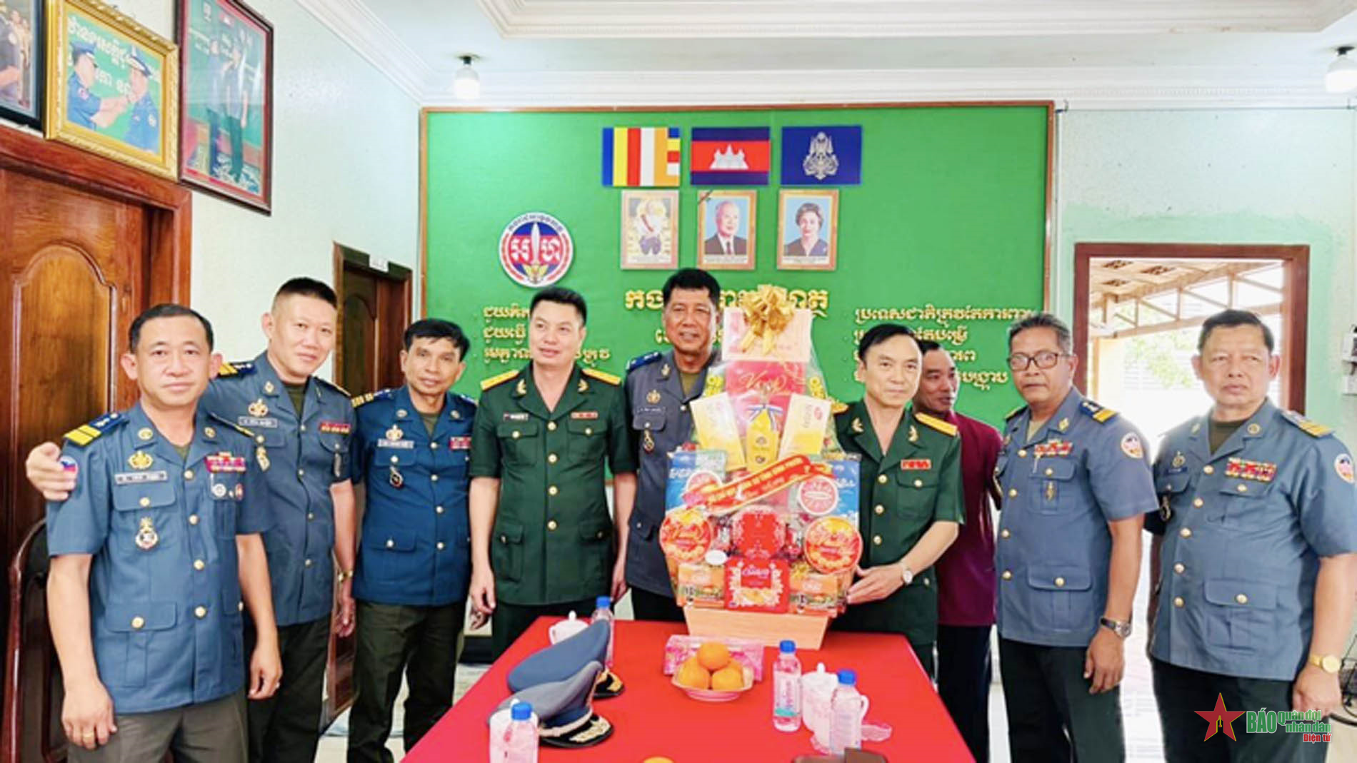 Bộ Chỉ huy Quân sự tỉnh Bình Phước thăm, chúc Tết các đơn vị tỉnh Mondulkiri, Campuchia