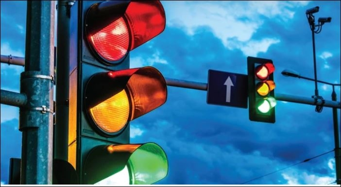 Sẽ sớm có đèn giao thông bốn màu?