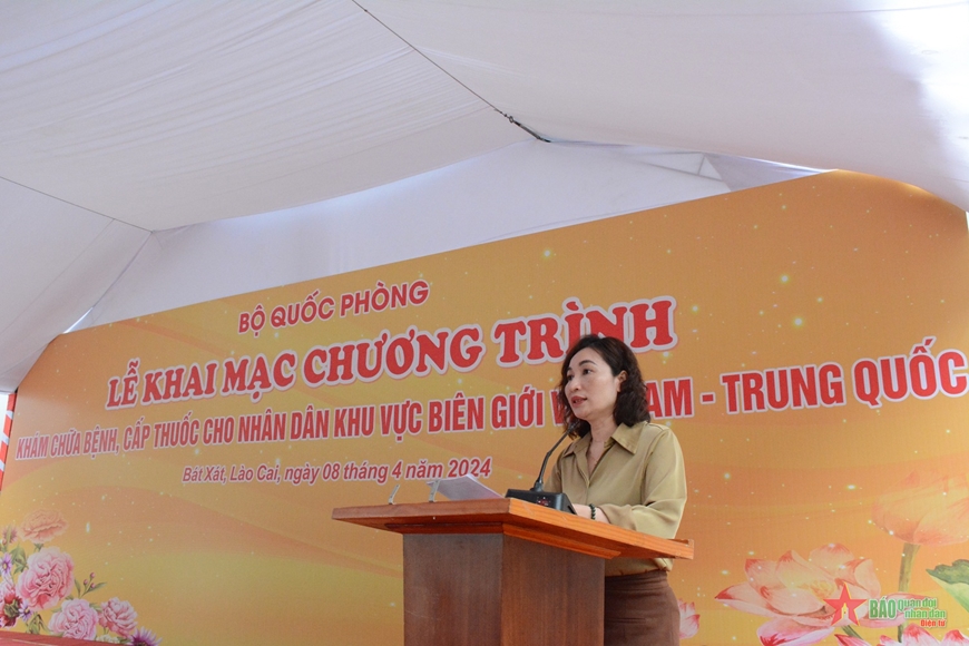 Khám bệnh, cấp thuốc miễn phí cho nhân dân vùng biên giới Bát Xát, Lào Cai