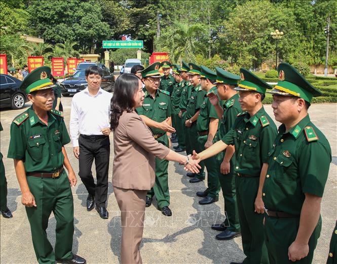 Quyền Chủ tịch nước Võ Thị Ánh Xuân thăm, tặng quà tại Tây Ninh