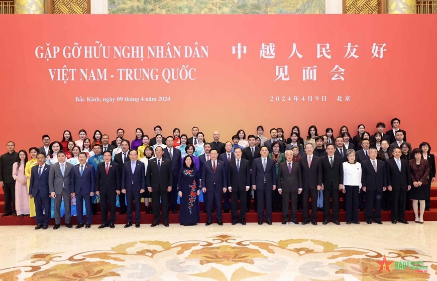 Chủ tịch Quốc hội Vương Đình Huệ dự Gặp gỡ hữu nghị nhân dân Việt Nam – Trung Quốc