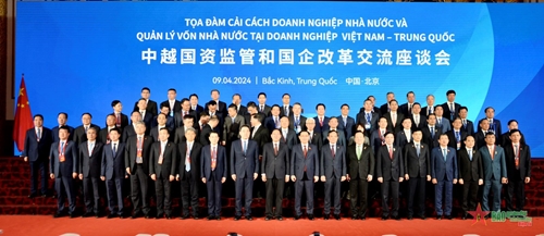 Chủ tịch Quốc hội Vương Đình Huệ tham dự tọa đàm về doanh nghiệp nhà nước Việt Nam - Trung Quốc