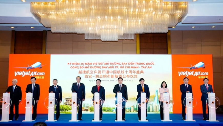 Chủ tịch Quốc hội Vương Đình Huệ dự lễ công bố đường bay thẳng TP Hồ Chí Minh - Tây An (Trung Quốc) của Vietjet