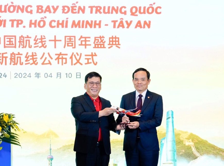 Chủ tịch Quốc hội Vương Đình Huệ dự lễ công bố đường bay thẳng TP Hồ Chí Minh - Tây An (Trung Quốc) của Vietjet