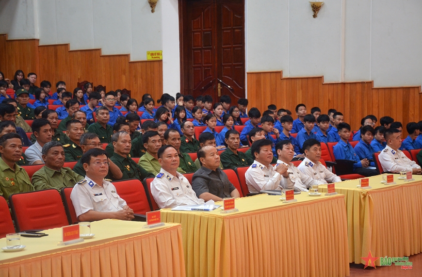 Bộ tư lệnh Cảnh s&aacute;t biển tuy&ecirc;n truyền biển, đảo tại Điện Bi&ecirc;n