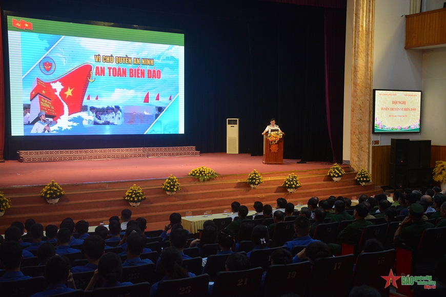 Bộ tư lệnh Cảnh s&aacute;t biển tuy&ecirc;n truyền biển, đảo tại Điện Bi&ecirc;n