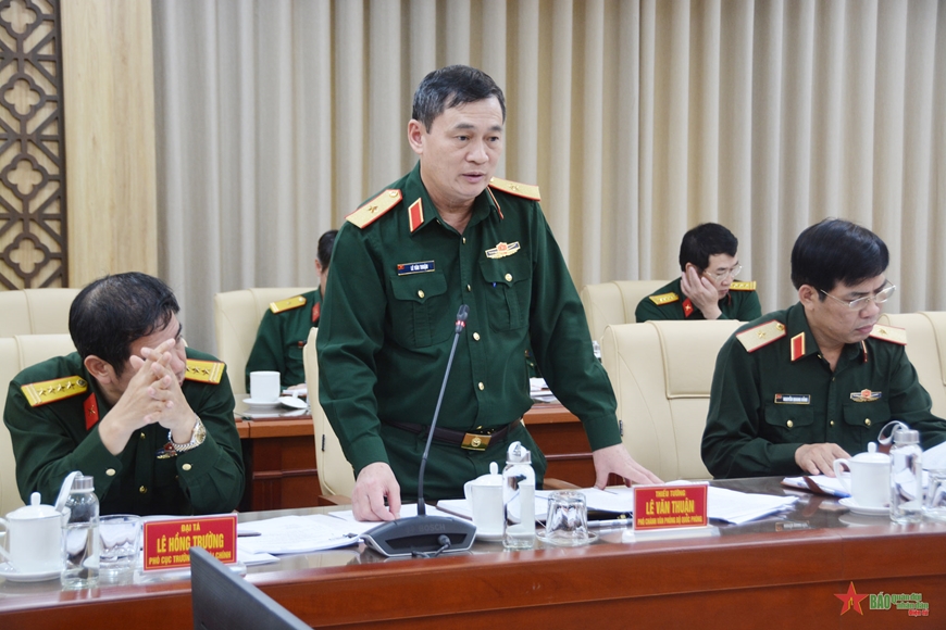 View - 	Thượng tướng Vũ Hải Sản làm việc tại Học viện Kỹ thuật Quân sự