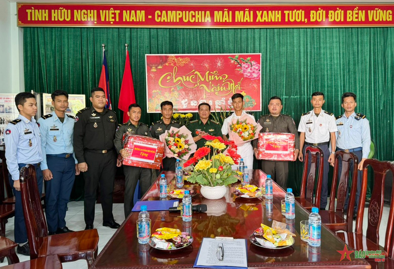 Trường Cao đẳng Biên phòng chúc Tết cổ truyền học viên Campuchia
