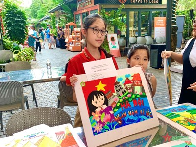 View - 	Hơn 100 em học sinh tham gia Hội thi vẽ tranh theo nội dung cuốn sách