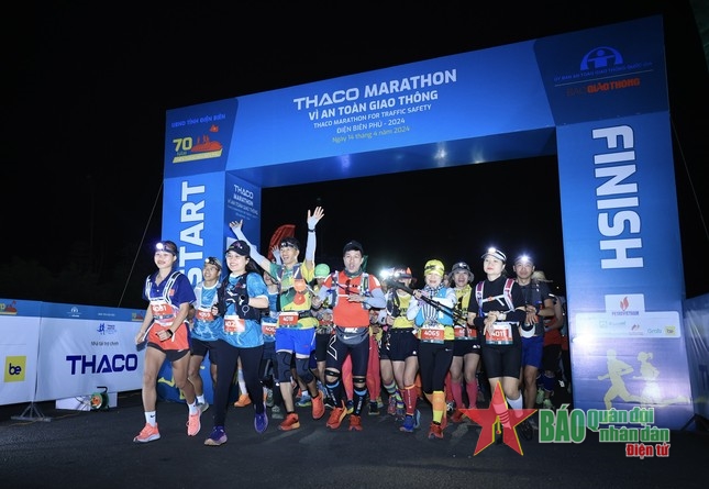View - 	Hơn 2.300 vận động viên tranh tài Giải chạy THACO Marathon Điện Biên