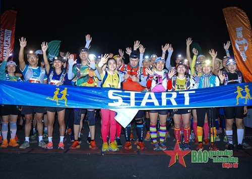 Hơn 2.300 vận động viên sôi nổi tranh tài Giải chạy THACO Marathon – Điện Biên Phủ năm 2024
