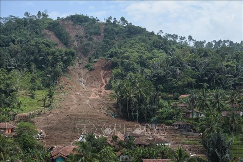 Lở đất tại Indonesia, 18 người thiệt mạng 