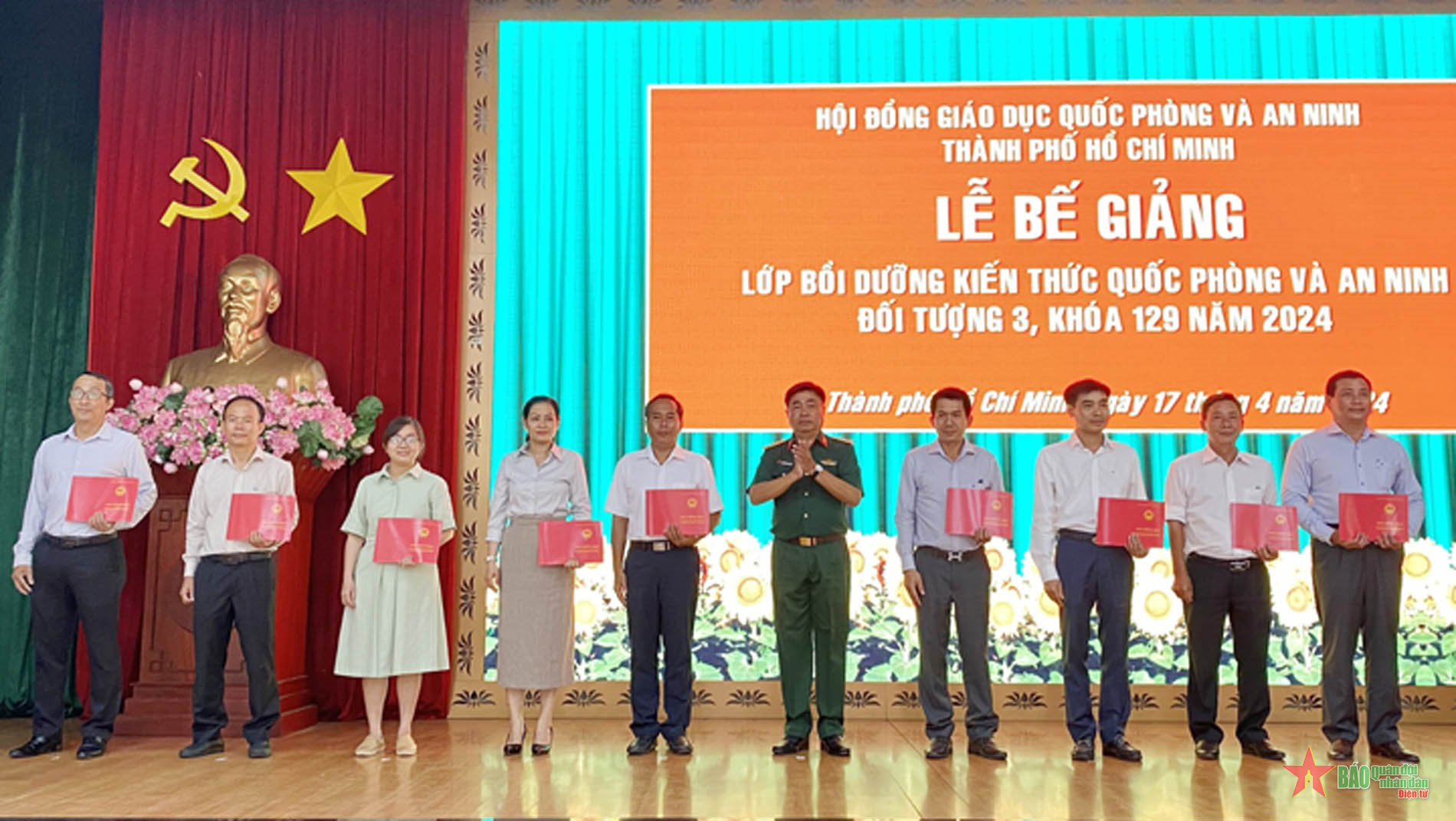 TP Hồ Chí Minh bế giảng lớp bồi dưỡng kiến thức quốc phòng và an ninh