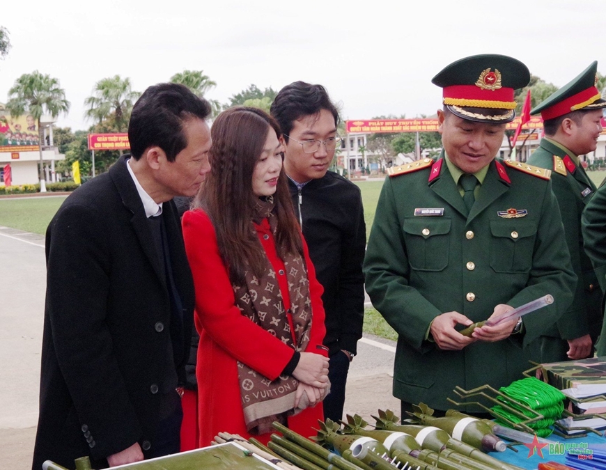 Ở đơn vị bắt sống tướng De Castries